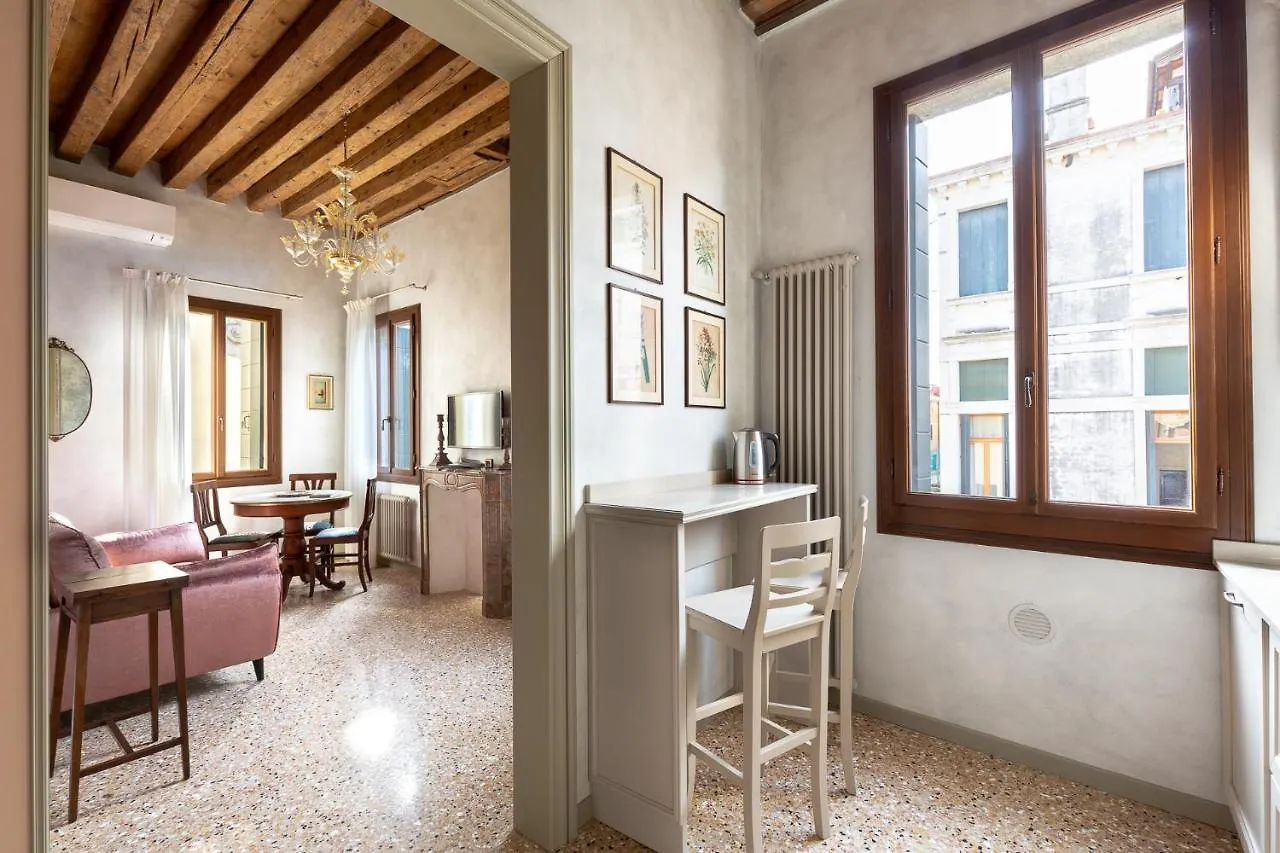 Ca' Cappello Venice Apartment 1 With Canal View