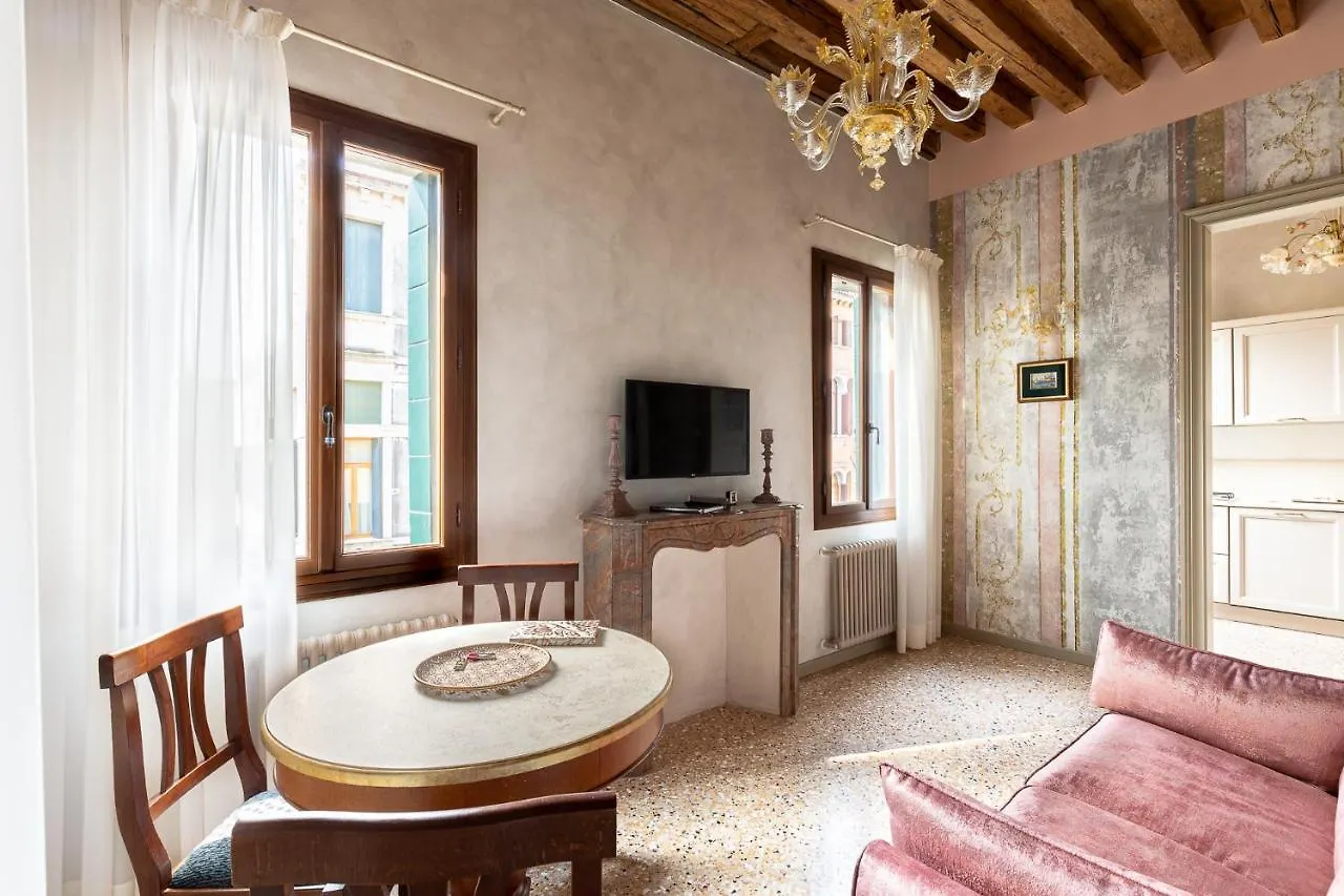 Ca' Cappello Venice Apartment 1 With Canal View