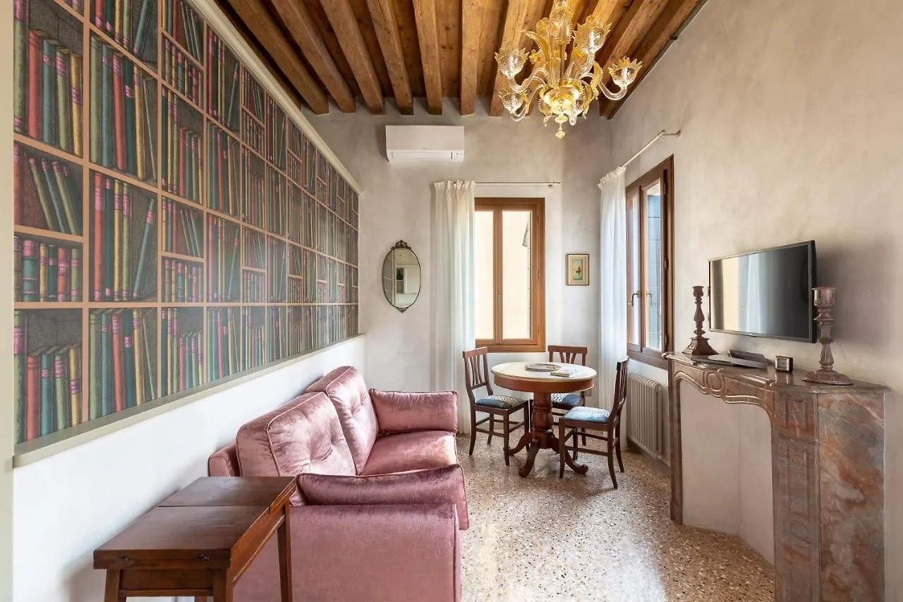 Ca' Cappello Venice Apartment 1 With Canal View 0*,