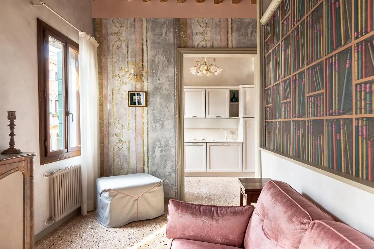 Ca' Cappello Venice Apartment 1 With Canal View