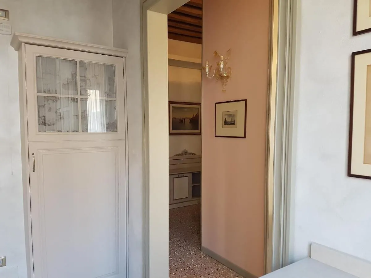 Ca' Cappello Venice Apartment 1 With Canal View 0*,