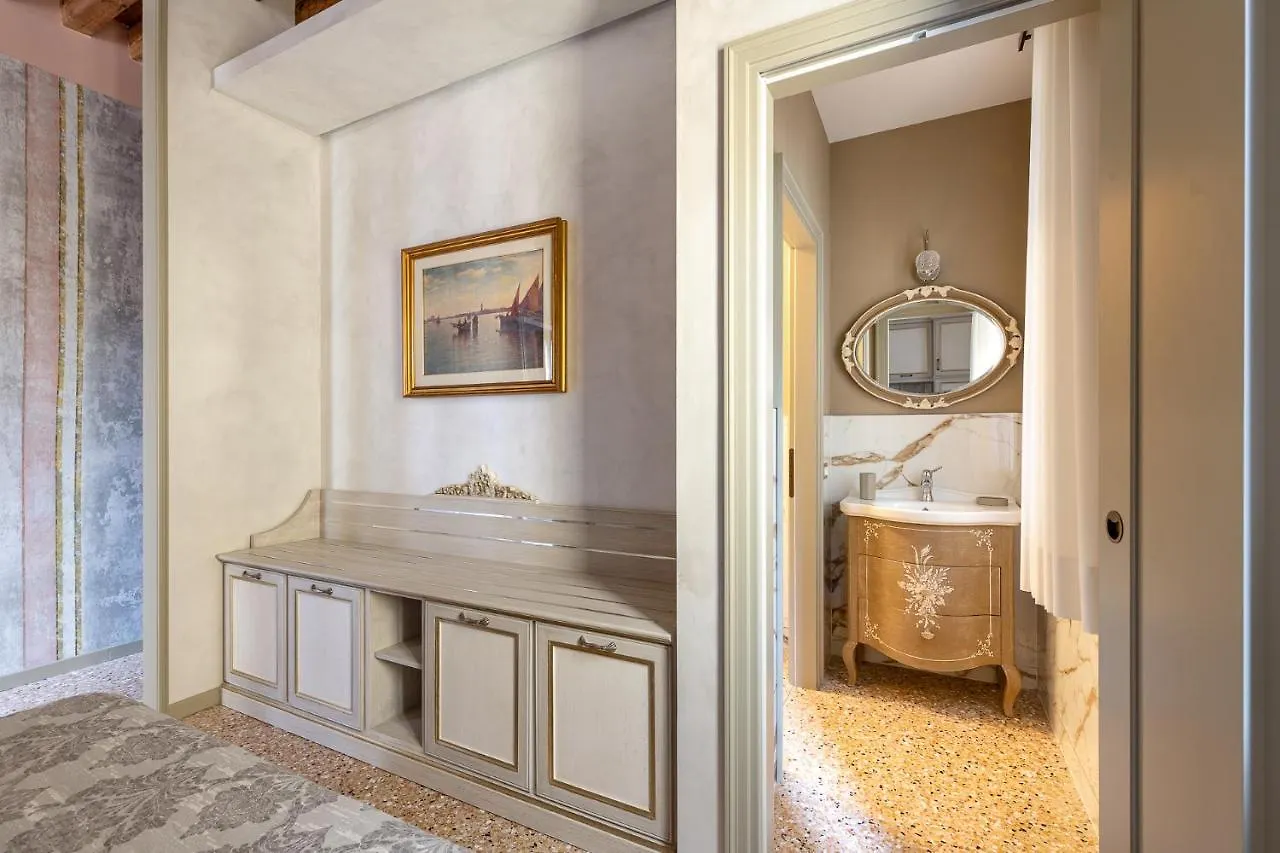 Ca' Cappello Venice Apartment 1 With Canal View